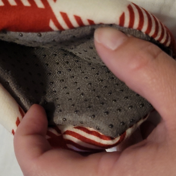 Rae Dunn holiday "cheer" slippers - Picture 3 of 3